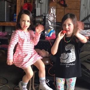 Meet your Posher, Kelly